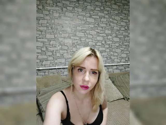 Live sex webcam photo for LadyDI #271947107