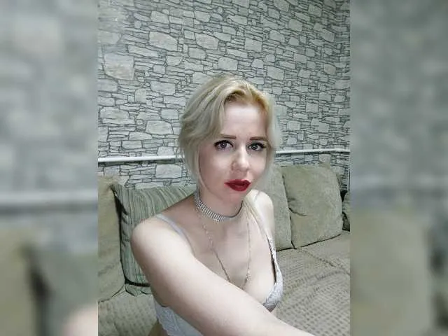 Live sex webcam photo for LadyDi11 #272703620