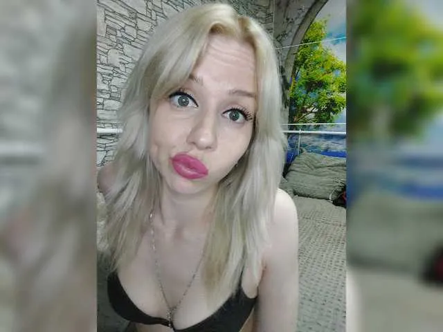 Live sex webcam photo for LadyDi11 #273165813