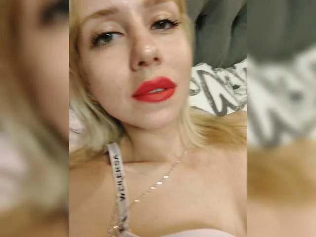 Live sex webcam photo for LadyDi11 #273245730