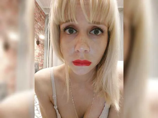 Live sex webcam photo for LadyDi11 #273276410