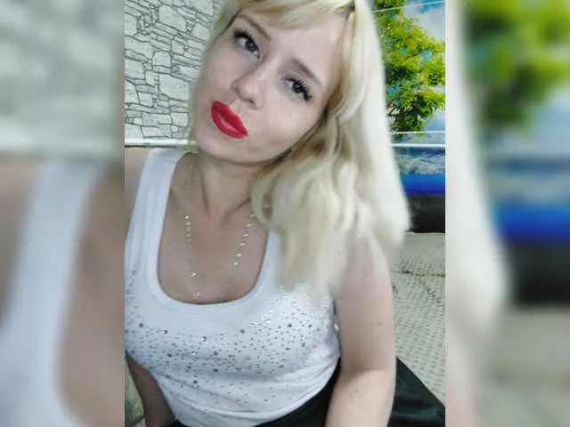 Live sex webcam photo for LadyDi11 #273617957