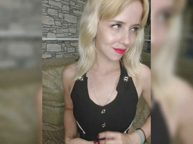 Live sex webcam photo for LadyDi11 #273932698