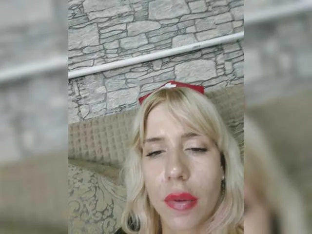 Live sex webcam photo for LadyDi11 #274068387