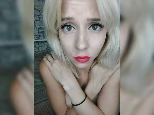 Live sex webcam photo for LadyDi11 #274260393