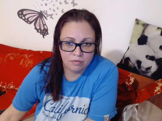 Live sex webcam photo for LadyHellene #290330266