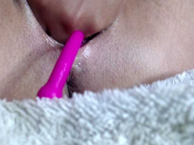 Live sex webcam photo for LadyHott #273179966