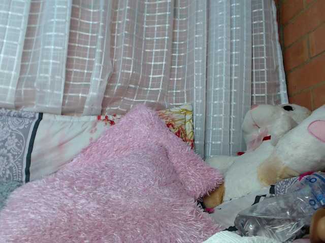 Live sex webcam photo for LadyHott #273463560