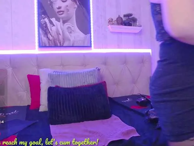 Live sex webcam photo for LadyJeen #290711976