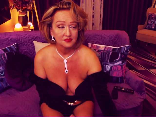 Live sex webcam photo for LadyJosette #273442716