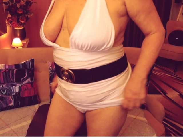 Live sex webcam photo for LadyJosette #275738088