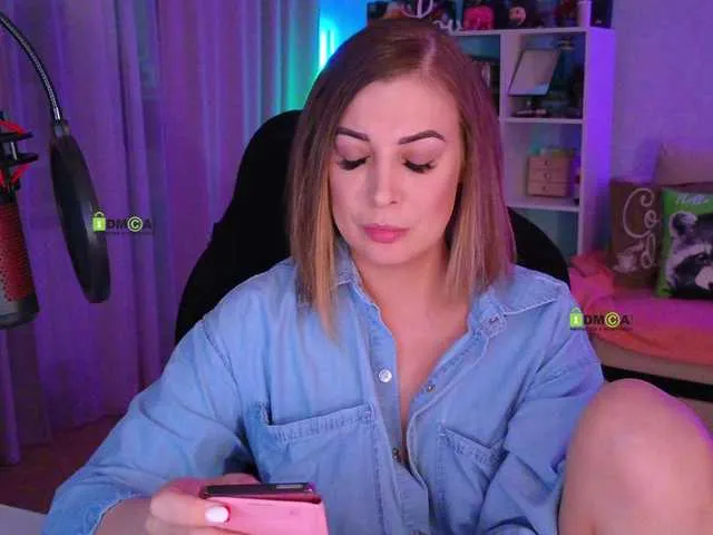 Live sex webcam photo for LadyLLSex #286550120
