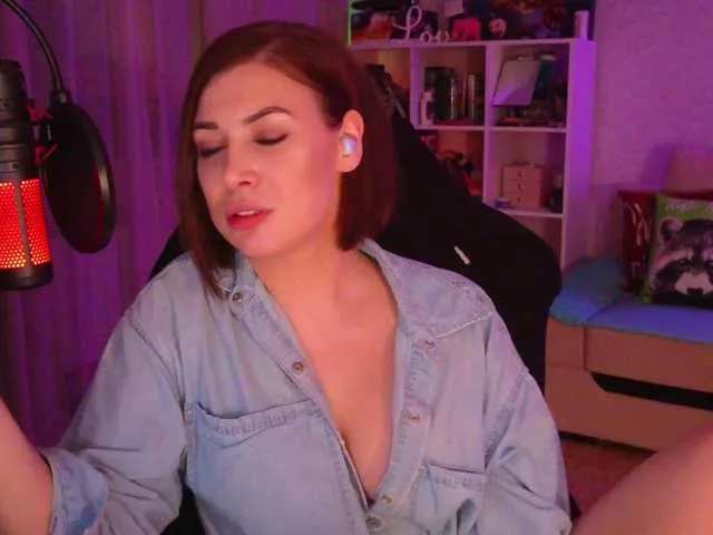 Live sex webcam photo for LadyLLSex #290377009