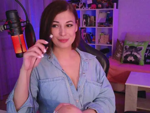 Live sex webcam photo for LadyLLSex #290679244