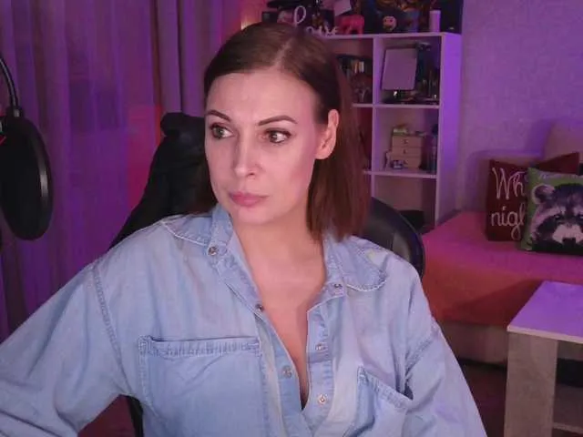Live sex webcam photo for LadyLLSex #291074418