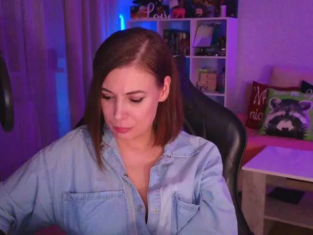 Live sex webcam photo for LadyLLSex #291109055