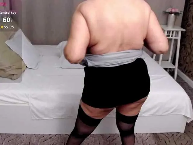 Live sex webcam photo for LadyLibely #292407226