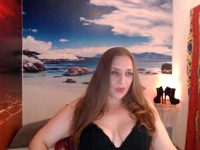 Live sex webcam photo for LadyMalanders #273952411