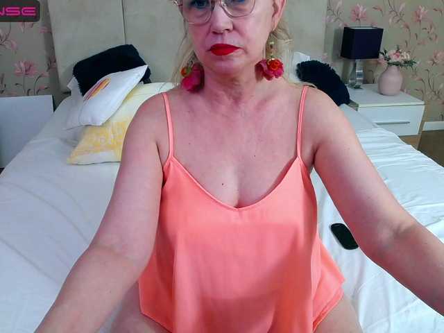 Live sex webcam photo for LadyMariahx #275927162