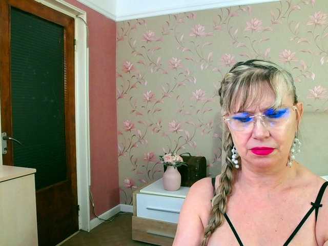 Live sex webcam photo for LadyMariahx #276207495