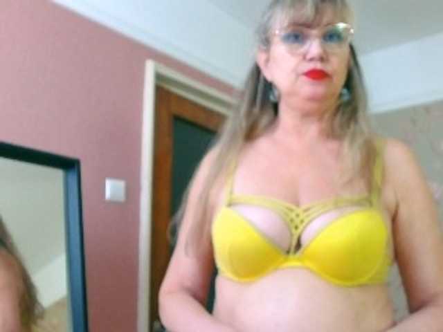 Live sex webcam photo for LadyMariahx #276560197