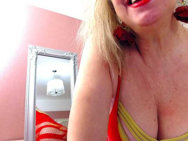 Live sex webcam photo for LadyMariahx #276741637