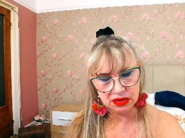 Live sex webcam photo for LadyMariahx #276778394