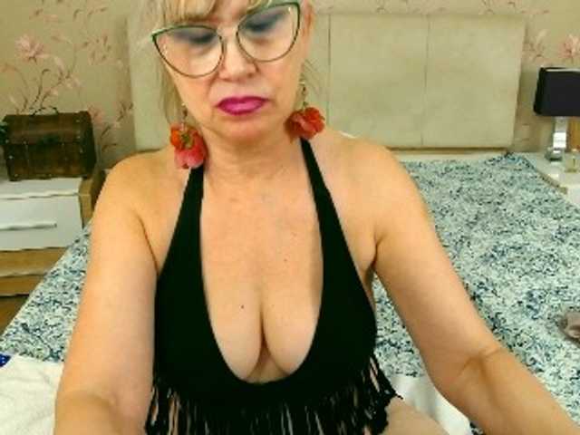 Live sex webcam photo for LadyMariahx #276877120