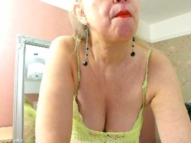 Live sex webcam photo for LadyMariahx #276978834