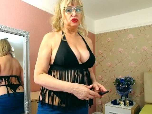 Live sex webcam photo for LadyMariahx #276995768