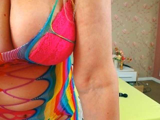 Live sex webcam photo for LadyMariahx #277155291