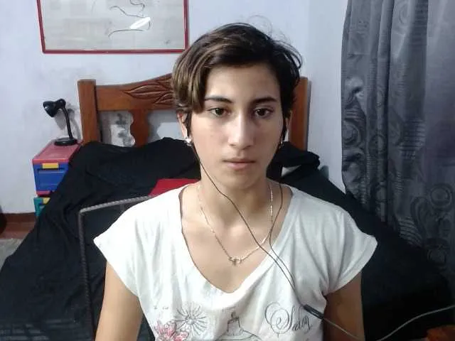 Live sex webcam photo for LadyMilk #275479626