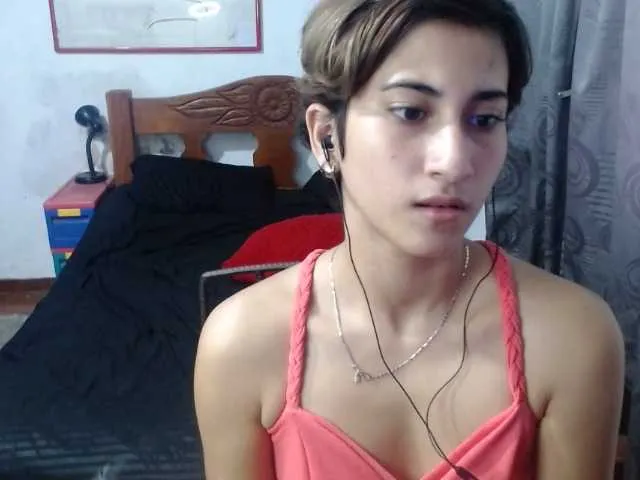 Live sex webcam photo for LadyMilk #275526222