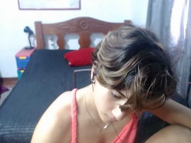 Live sex webcam photo for LadyMilk #275553161