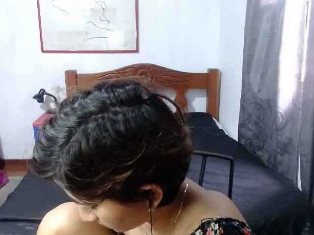 Live sex webcam photo for LadyMilk #275575080