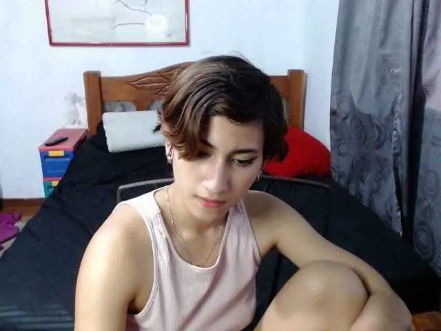 Live sex webcam photo for LadyMilk #275745483