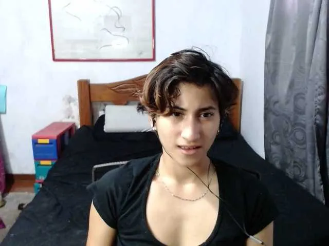 Live sex webcam photo for LadyMilk #275892868