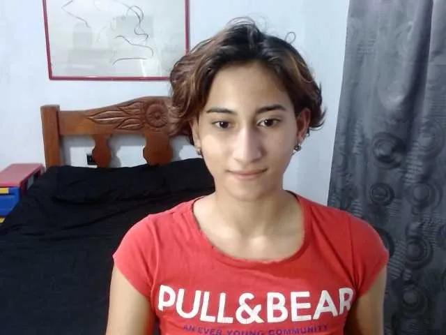 Live sex webcam photo for LadyMilk #277085318