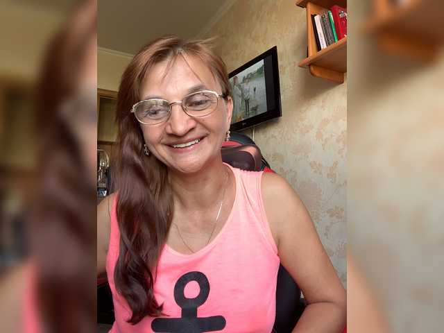 Live sex webcam photo for LadyMona00 #274531956