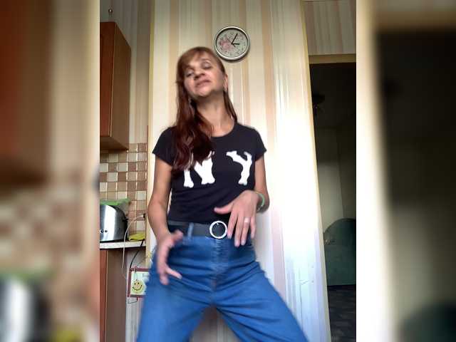 Live sex webcam photo for LadyMona00 #274636233