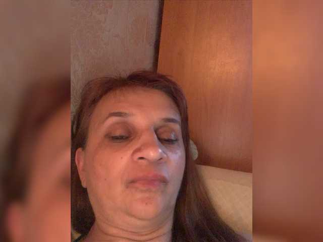 Live sex webcam photo for LadyMona00 #275491995