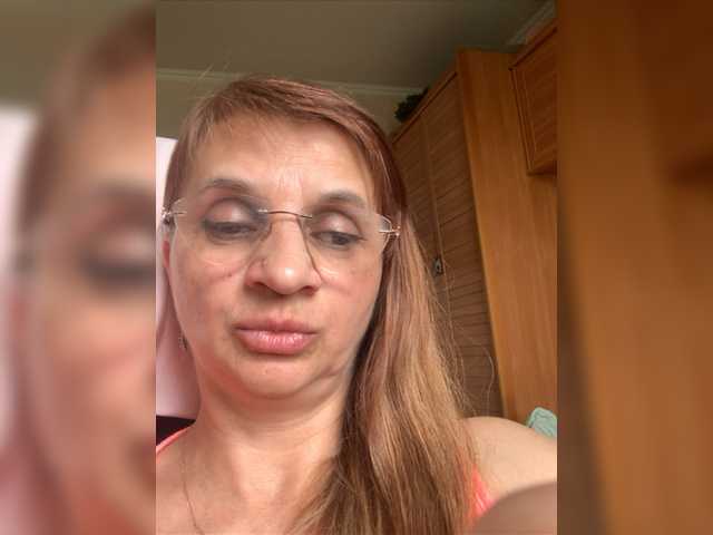 Live sex webcam photo for LadyMona00 #275582111