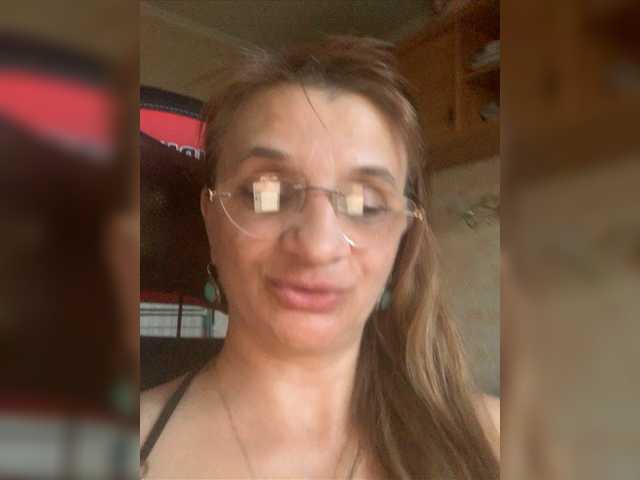 Live sex webcam photo for LadyMona00 #275634354