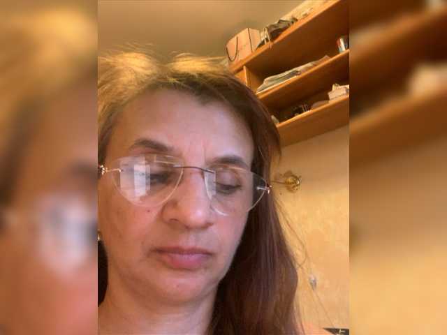 Live sex webcam photo for LadyMona00 #275649776