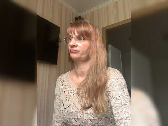 Live sex webcam photo for LadyMona00 #275706853