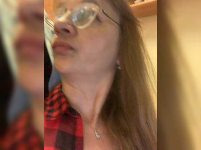 Live sex webcam photo for LadyMona00 #275746567