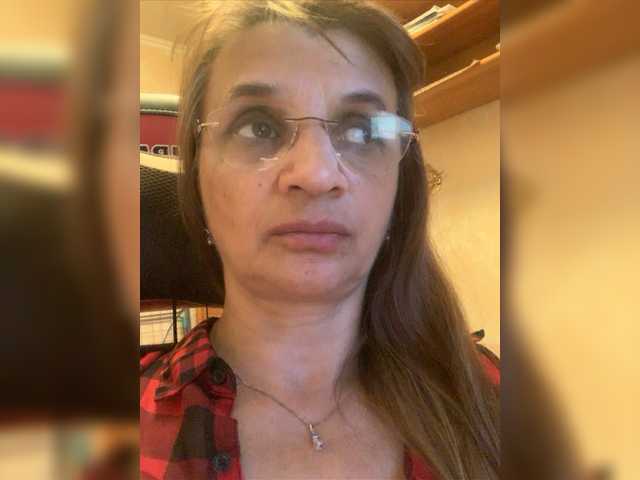 Live sex webcam photo for LadyMona00 #275767286