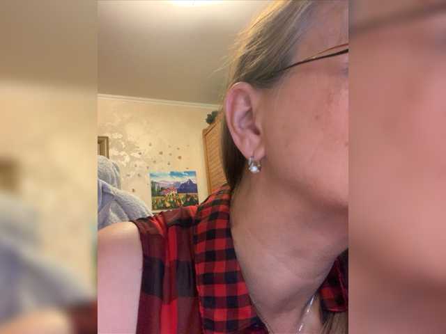 Live sex webcam photo for LadyMona00 #275788803