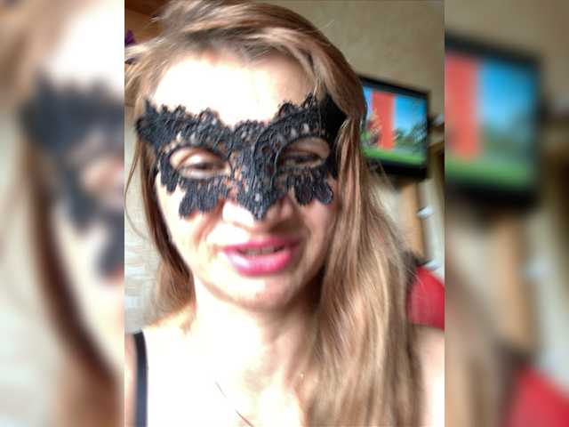 Live sex webcam photo for LadyMona00 #275865284