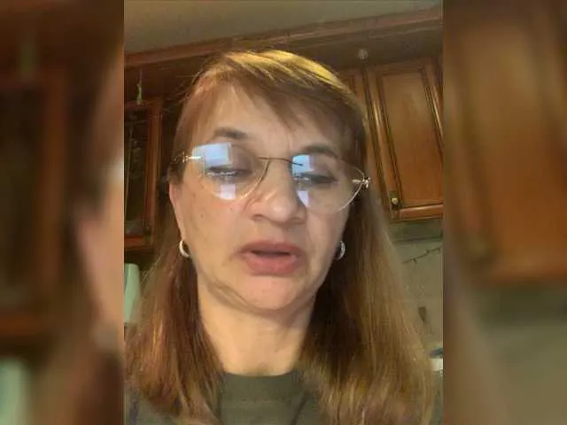 Live sex webcam photo for LadyMona00 #276581232